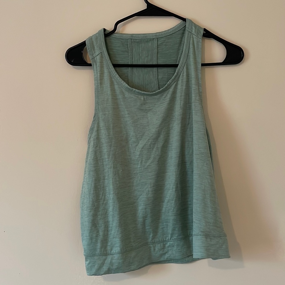 Cropped workout tee